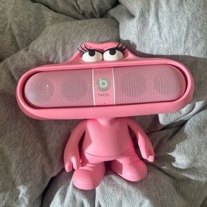 Beatspill 2.0 speaker with casing